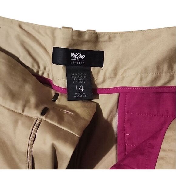 NWT Mossimo Shorts Women’s Size 14 Tan Stretch - Picture 3 of 4